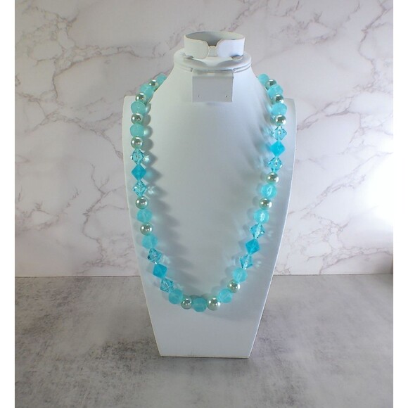 VTG Necklace Faux Pearl Faceted Acrylic Beads Aqua Blue Avon Barrel Clasp READ - Picture 1 of 6
